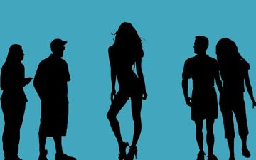 Bollywood Wives, Beware Of This Maneater! She's Lust On Wheels!!