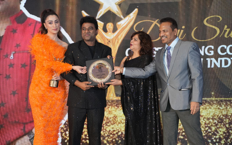 Bollylands.Com Wins The Best Smart Budget Show At Vdonxt 2023 Awards; Farah Khan, Sonu Sood, And Others Praised The Show