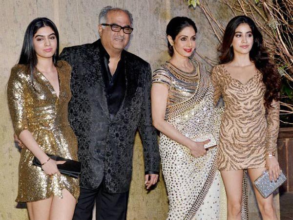 boney kapoor with sridevi and daughters janhvi and khushi
