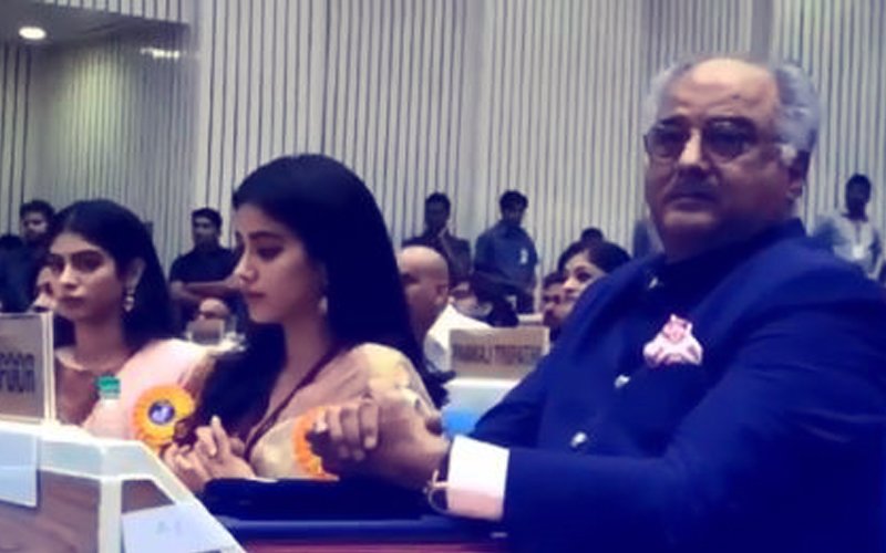 Boney Kapoor, Janhvi & Khushi Can’t Hold Back Tears As They Collect Sridevi's National Award