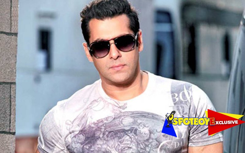 Salman defies Yash Raj’s 'No Smoking' policy