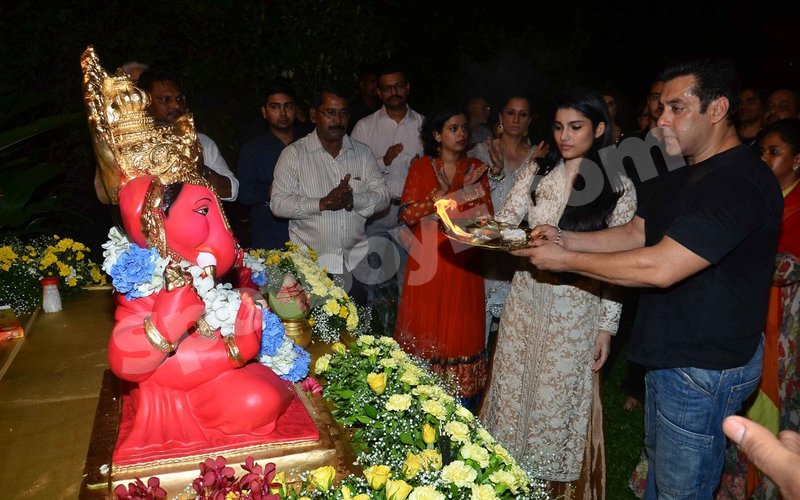 Video: Salman Khan Celebrates Ganesh Chaturthi In Manali
