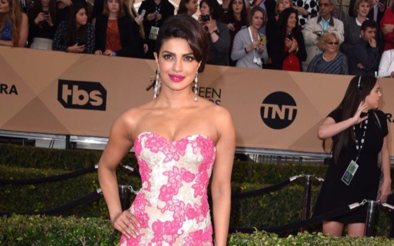 Priyanka to present an award at Oscars