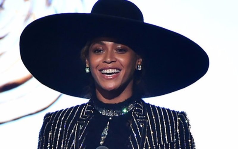 Beyonce Knowles slays at the CFDA Fashion awards '16