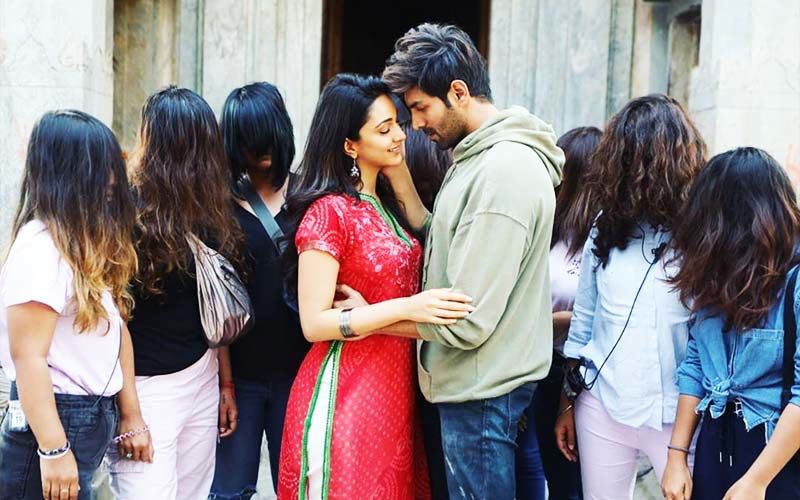 Bhool Bhulaiyaa 2: Kartik Aaryan Shares Romantic Pic With Kiara, Warns ‘Itne Andhe Mat Ho Jao, Ki Chudail Na Dikhe’