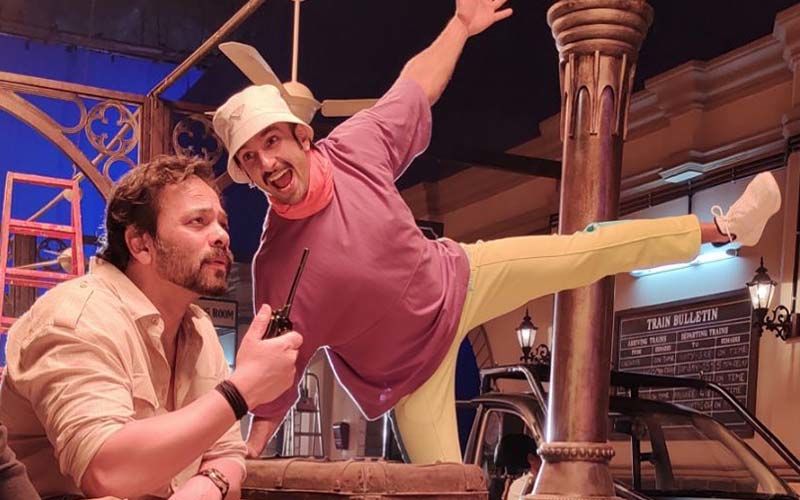 Ranveer Singh Shares BTS Pic From The Sets Of Cirkus, Jumps With Joy As He Shoots For His Upcoming Film With Rohit Shetty