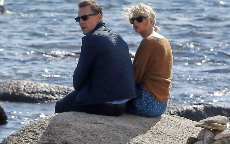 Taylor Swift chilling with Tom Hiddleston video is #RomanceGoals