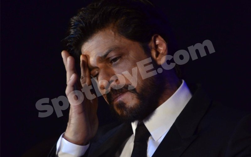 AGAIN! Shah Rukh Khan detained at US airport