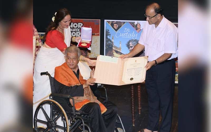 Shashi Kapoor Receives Dadasaheb Phalke Award From Arun Jaitley
