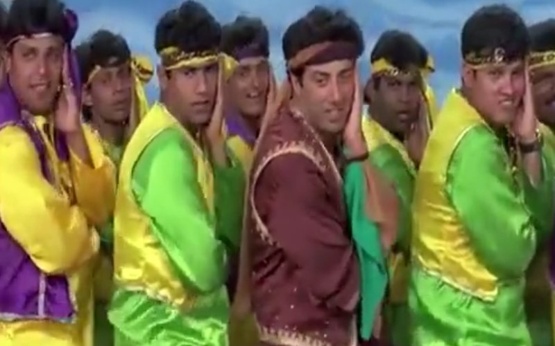 MEME: Sunny Deol accepted the #BeatPeBootyChallenge