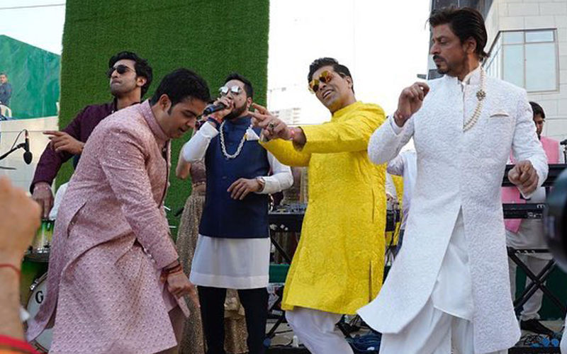 Akash Ambani's Baraat Videos: Ranbir Kapoor, Shah Rukh Khan, Karan Johar Dance Their Way To Get Dulhania, Shloka