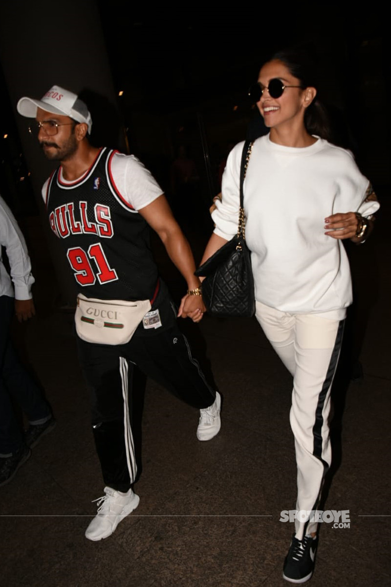 deepika and ranveer snapped at mumbai airport