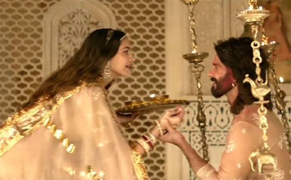 deepika padukone and shahid kapoor in ek dil ek jaan