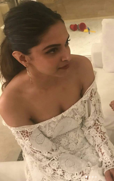 deepika padukone snapped at srk bday bash