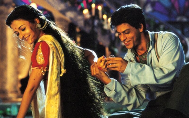 WHAT! Shah Rukh Khan Tightly SQUEEZED Aishwarya Rai Bachchan’s Hand During Devdas' Shoot? Read To Know WHY
