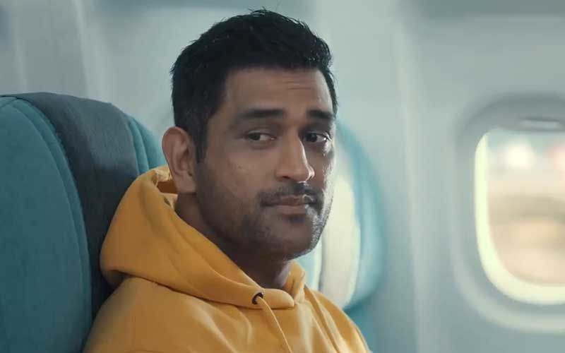 IPL 2020 New Promo: MS Dhoni Shuts His Co-Passengers With An Epic Reply – Watch To Know What Happened