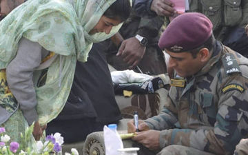 MS Dhoni Is Back To A Different Pavillion; Begins Training With Indian Army's Parachute Regiment