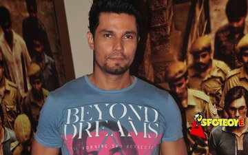 Randeep Hooda bids farewell to his Sarbjit look