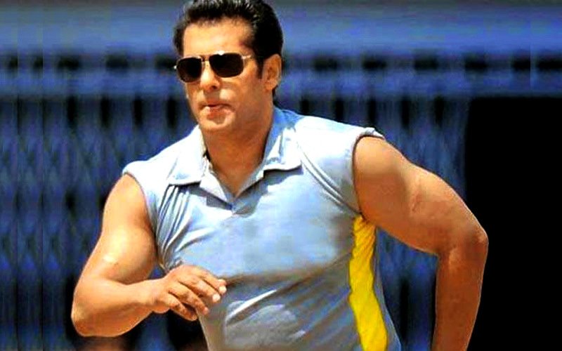 Spotted: Salman jogging at Bandstand past midnight