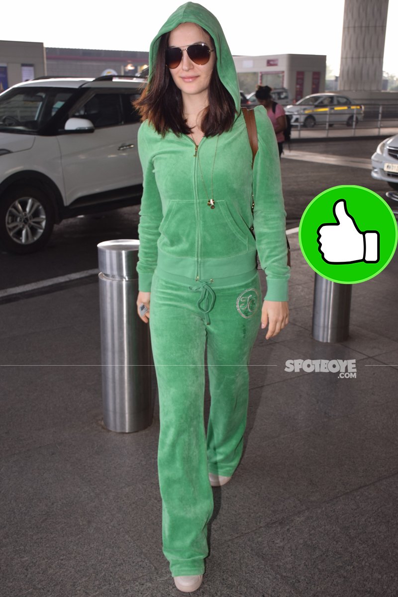 elli avrram at the airport