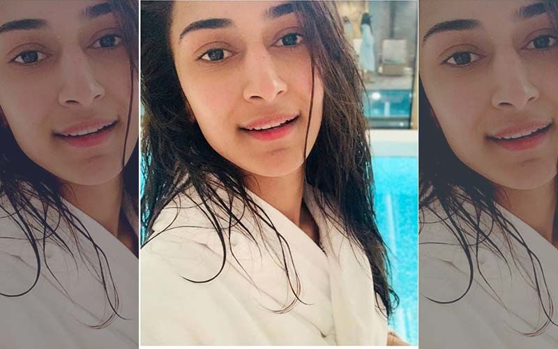 Erica Fernandes Posts An After-Swim Selfie And It’s Winning Hearts!