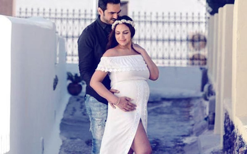 Esha Deol & Bharat Takhtani Blessed With A Baby Girl!