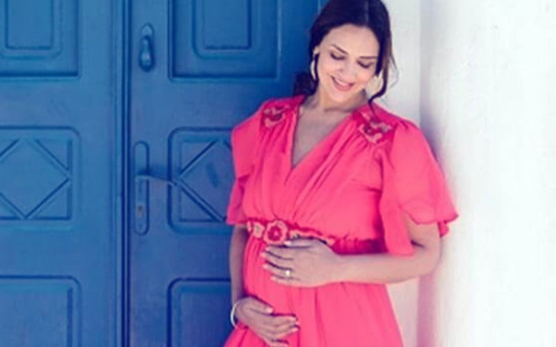Guess Who Photobombed Mommy-To-Be Esha Deol's Instagram Picture?