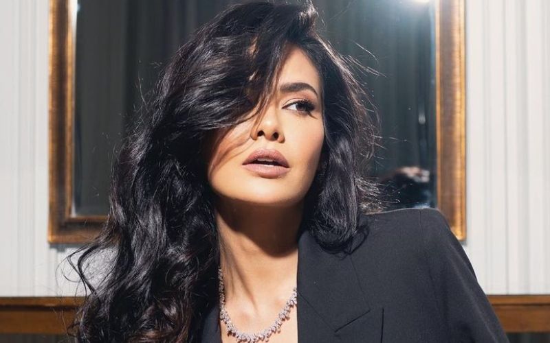 Esha Gupta Goes BRALESS In Latest Post, In A Black Blazer With Net Stockings: Netizen Says, ‘Aapke Saamne Kylie Jenner Fail Hai’