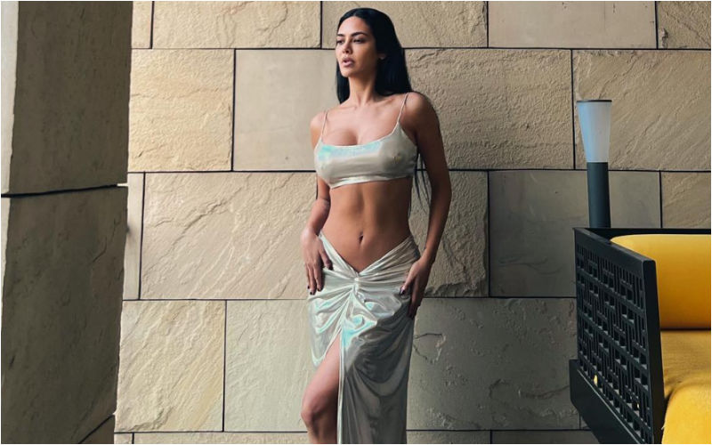 HOTNESS ALERT! Esha Gupta BREAKS Internet With Her Bold Avatar In Bralette Top And Sarong; Actress Flaunts Ample Cleavage, Washboard Abs-See PIC