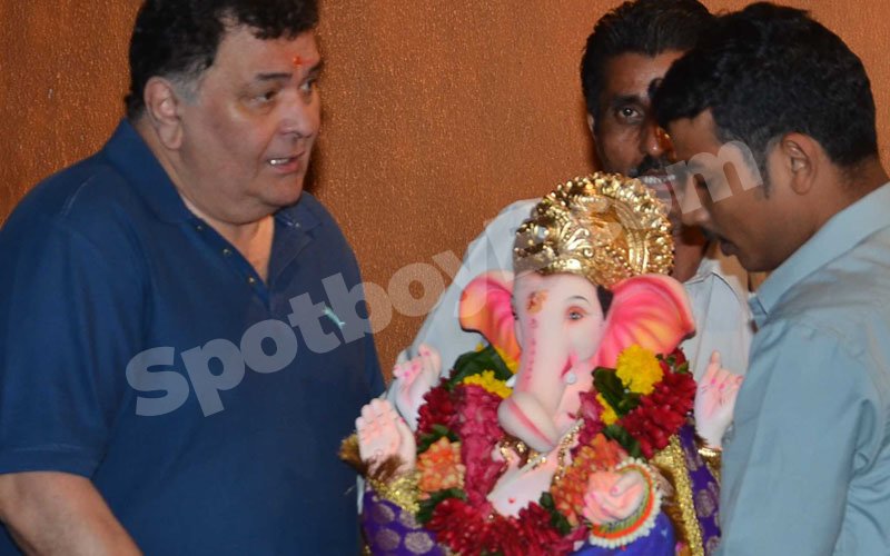 IN PICS: Rishi Kapoor Bids Farewell To Bappa