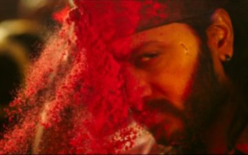 Riteish Deshmukh Welcomes Bappa In Style!