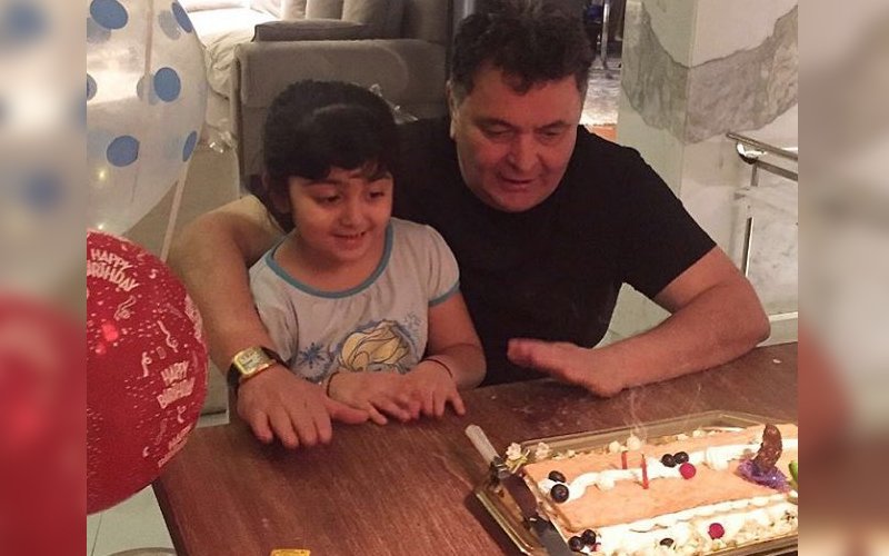 Rishi Kapoor Brings In His Birthday With Family