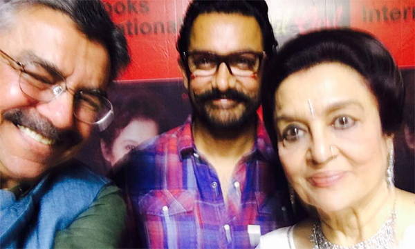 film critic khalid mohamed with aamir khan and asha parekh at the book launch of the hit girl