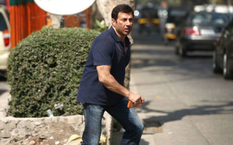 Sunny Deol Won't Shoot In A Crowded Street