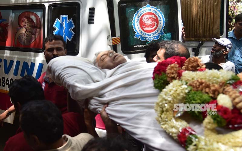 Girish Karnad Funeral: Tiger Zinda Hai Actor's Family Members Perform His Last Rites