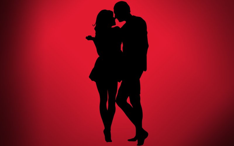 Hormones Just Went Into An Overdrive Between This Expressionless Actor & Actress