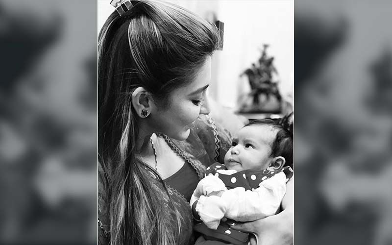 Happy Children's Day 2019: Oindrila Shares Her Childhood Pic With Mother On Instagram