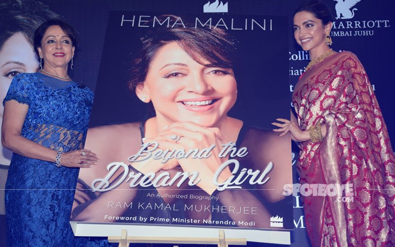 Deepika Padukone Launches Dream Girl Hema Malini's Biography Looking Just Like Her!
