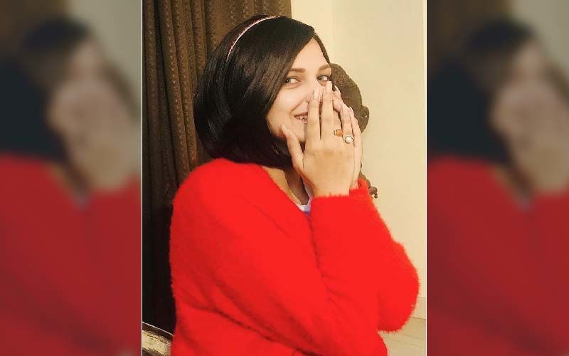 Bigg Boss 13 : Himanshi Khurana Chopped Her Hair To Shoulder, Shares Picture On Instagram