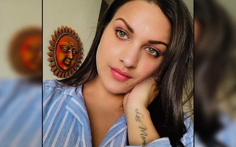 Himanshi Khurana’s ‘Heart To Heart Conversation' With Her Furry Friend Is Too Cute To Handle; Pictures Inside
