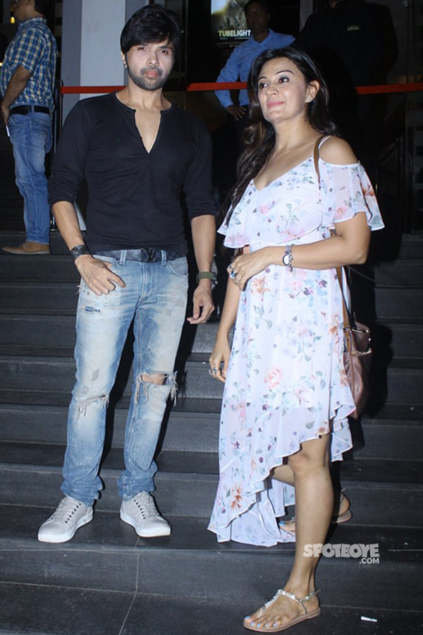 himesh reshammiya and sonia kapoor at tubelight screening