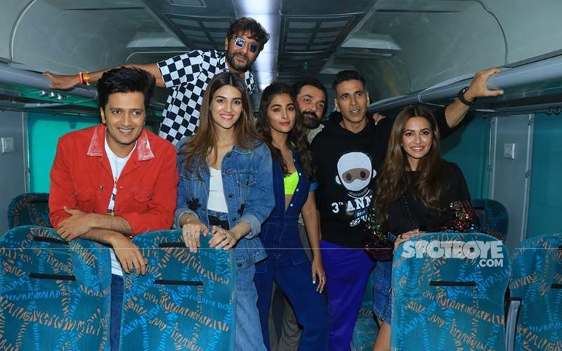 Housefull 4: Akshay Kumar, Riteish Deshmukh And The Cast Board An Express Train From Mumbai To Delhi For Promotions