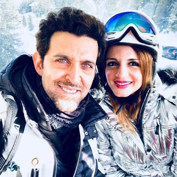 hrithik roshan and sussanne khan pose for a selfie