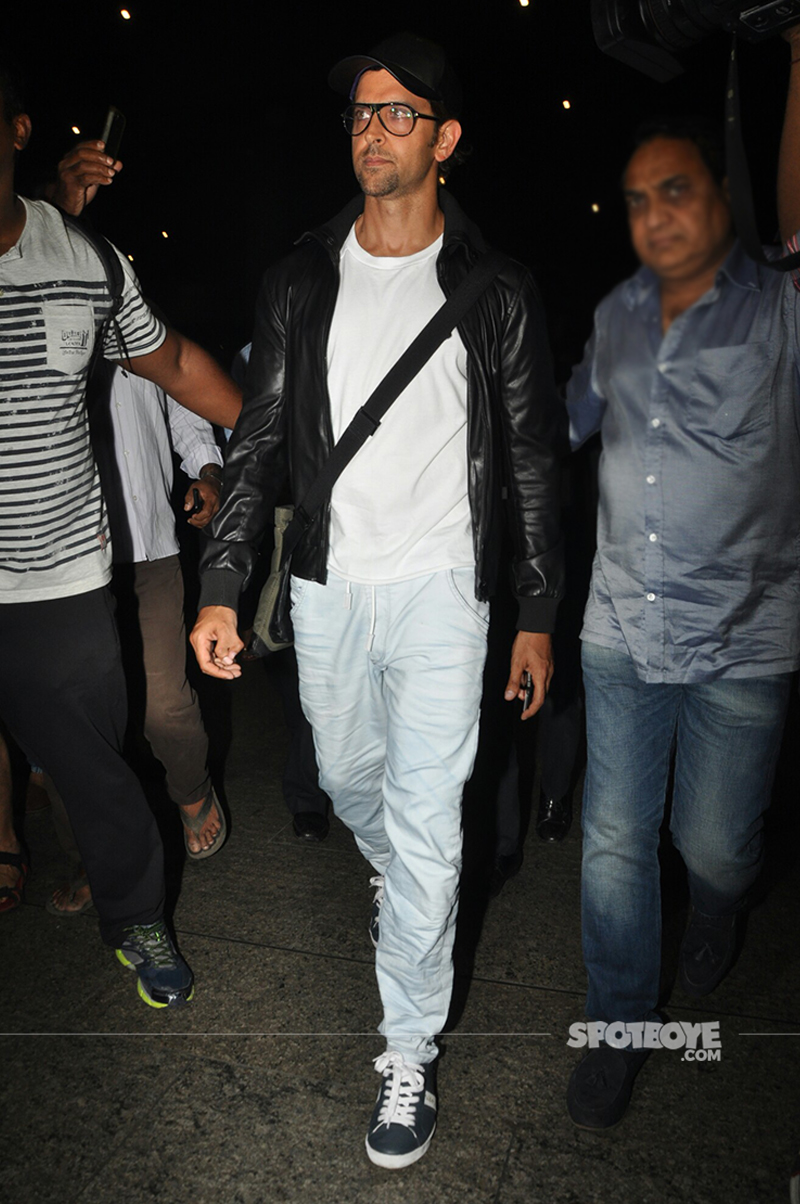 hrithik roshan spotted at the airport