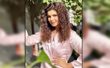Ihana Dhillon Looks Nothing Less Than A Diva This Blue Colour Dress; Shares Pic On Instagram