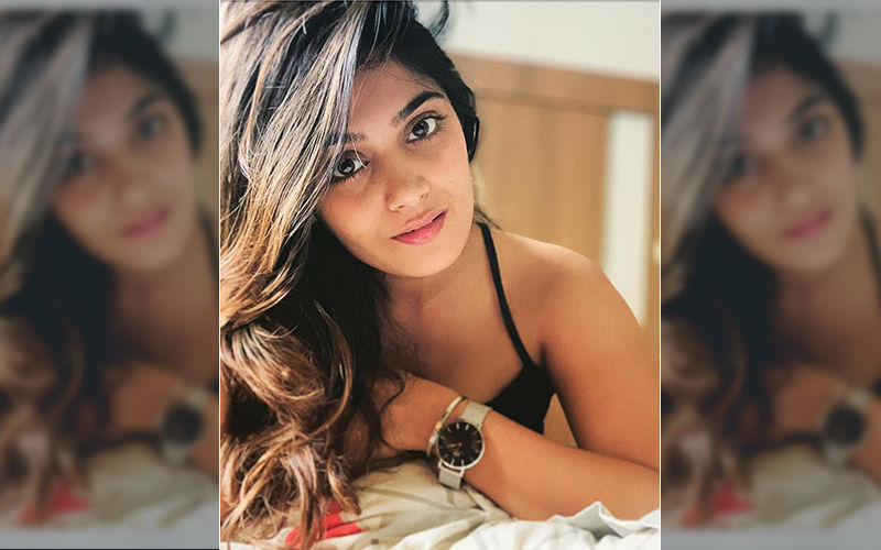 Isha Keskar's Smoking Hot New Picture Is Making Heads Turn By Flaunting Her Low Plunging Neckline