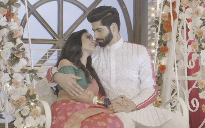 Ishq Mein Marjawaan 2: Riddhima And Vansh Get All Romanctic For Their First Karwa Chauth; Lovebirds Get Cosy