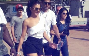 Justin Bieber In Mumbai: Popstar’s Bollywood Host Jacqueline Fernandez Walks In Looking Glamorous