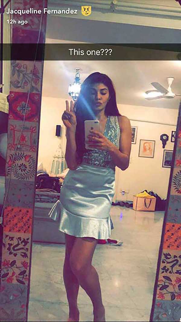 jacqueline fernandez confused whether to wear a blue dress for justin beiber purpose tour in india