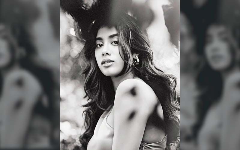 Amidst Coronavirus Lockdown, Janhvi Kapoor Shares A Picture Of Her Current ‘Mood’ And We Can Relate To Her